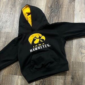 Colosseum Kids Black and Gold Iowa Hoodie